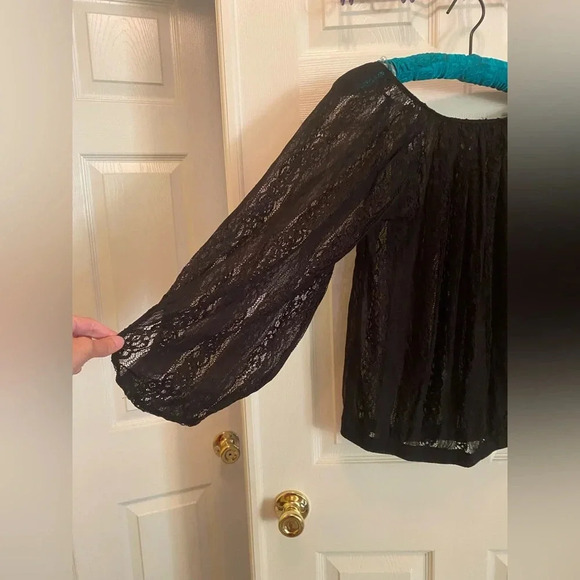 Poof black lace top size small - Picture 6 of 8